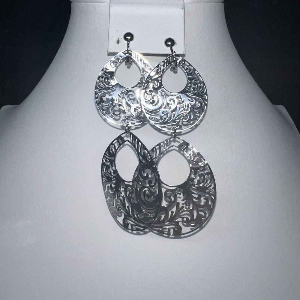 Boho Thin Silver Tone Filigree Clip on Chandelier Earrings - Picture 1 of 7